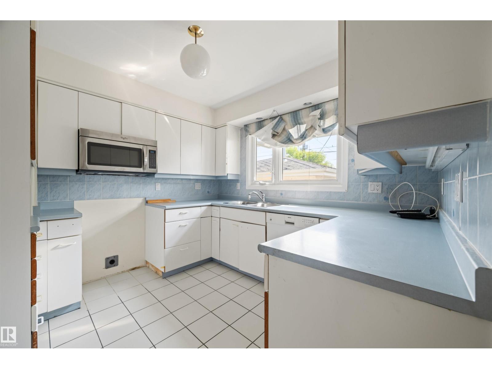 10627 43 St NW, Edmonton, Alberta  T6H 1V2 - Photo 7 - E4497733