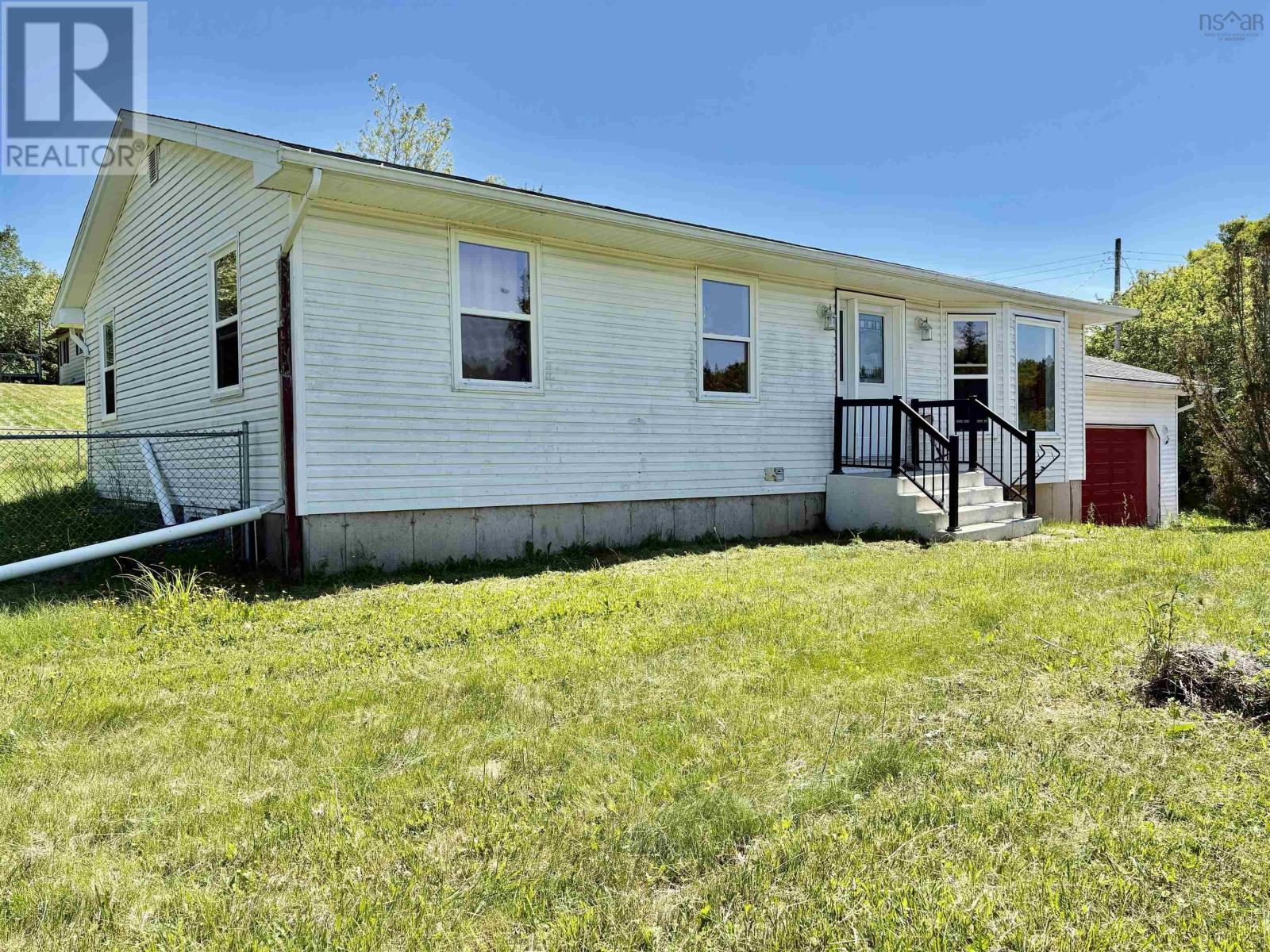 1 Whites Lake Avenue, Whites Lake, Nova Scotia  B3T 1W4 - Photo 2 - 202616314