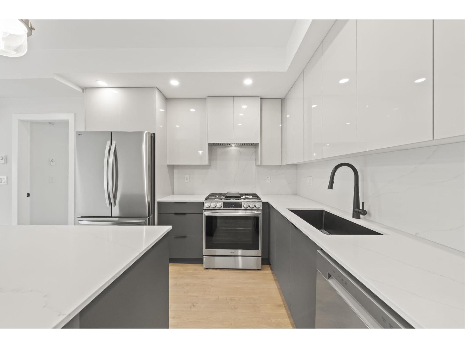 103 15353 17 Avenue, Surrey, British Columbia  V4A 1T8 - Photo 2 - R3144463
