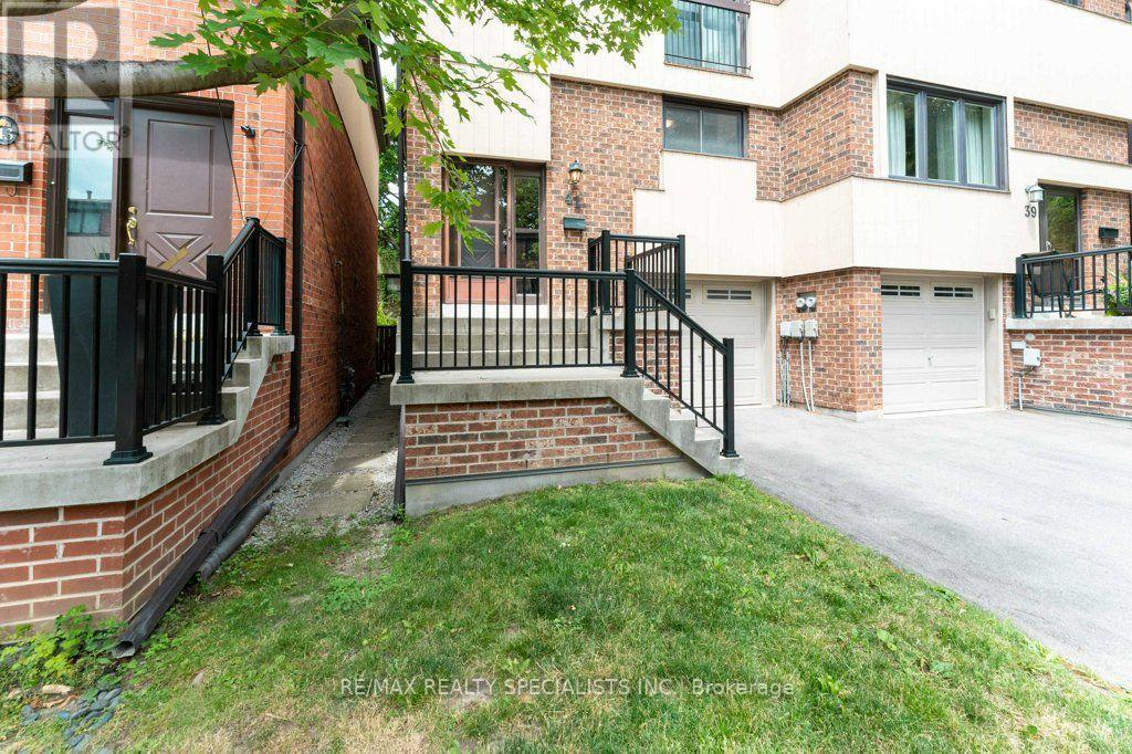 41 Maple Branch Path, Toronto, Ontario M9P 3T4 - Photo 3 - W13540968
