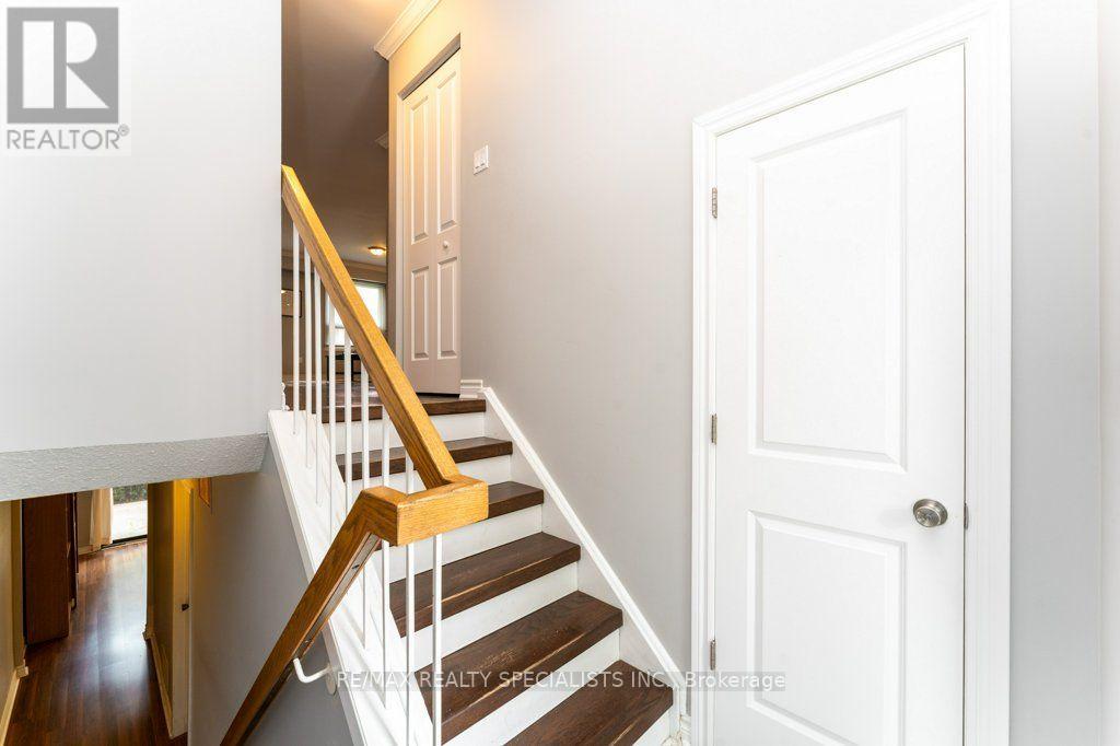 41 Maple Branch Path, Toronto, Ontario M9P 3T4 - Photo 4 - W13540968