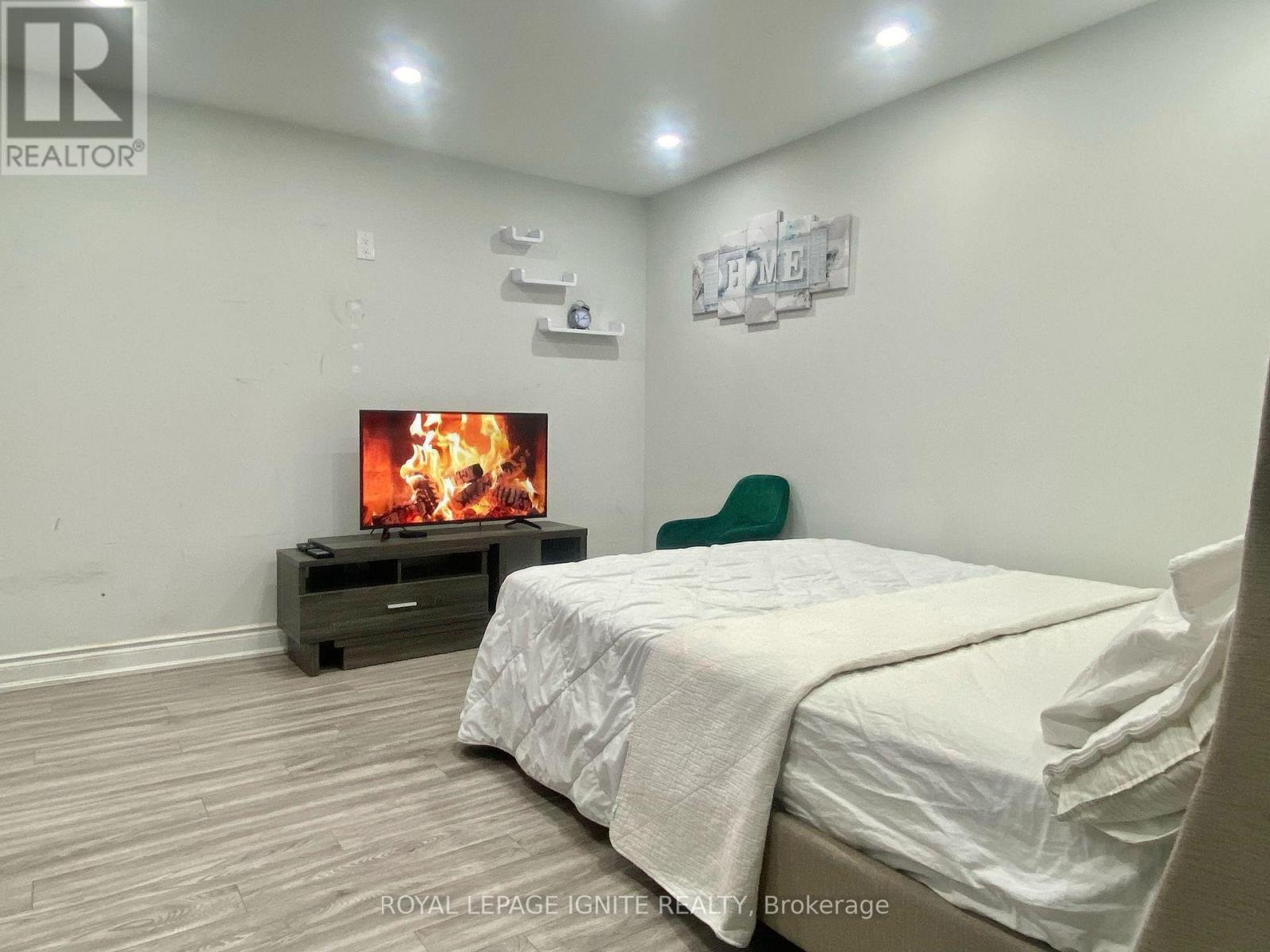 Unit B (Bsmt) - 15 Sugarcane Avenue, Brampton, Ontario  L6R 3C8 - Photo 8 - W13541010
