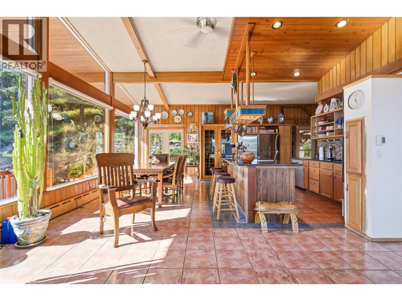 8130 Sun Valley Road, Kelowna, British Columbia  V1P 1M3 - Photo 9 - 10394073