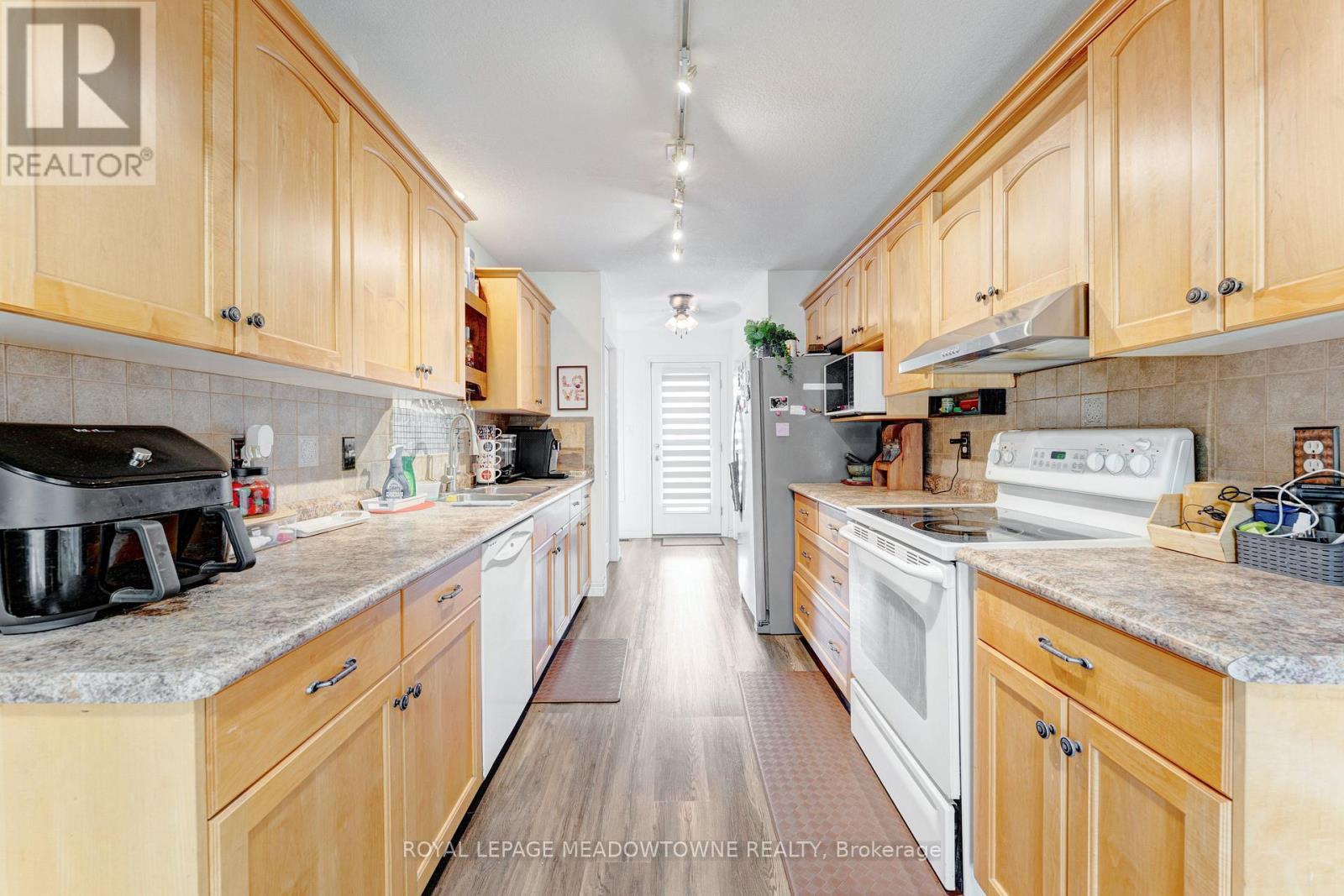 71 Mcfarlane Drive, Cambridge, Ontario  N3C 4L7 - Photo 6 - X13540976