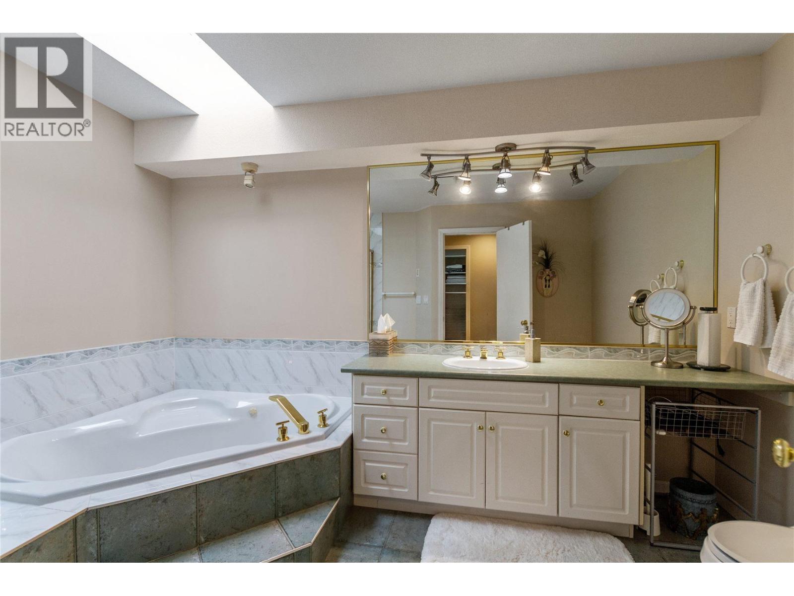 936 Caithness Crescent, Port Moody, British Columbia  V3H 1C6 - Photo 13 - R3144409