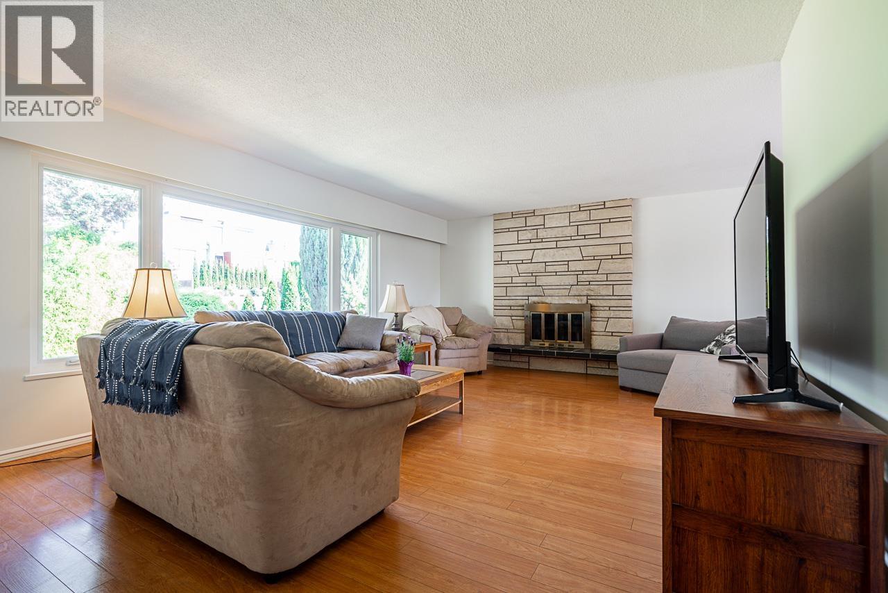 50 East 10th Avenue, New Westminster, British Columbia  V3L 4R5 - Photo 5 - R3144424