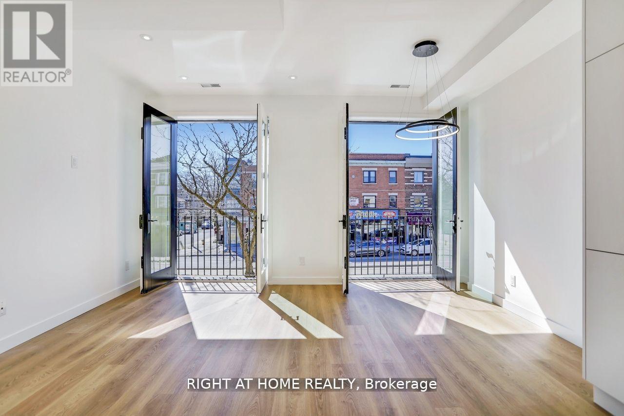 201 - 1086 St Clair Avenue W, Toronto, Ontario M6E 1A7 - Photo 3 - C13541034