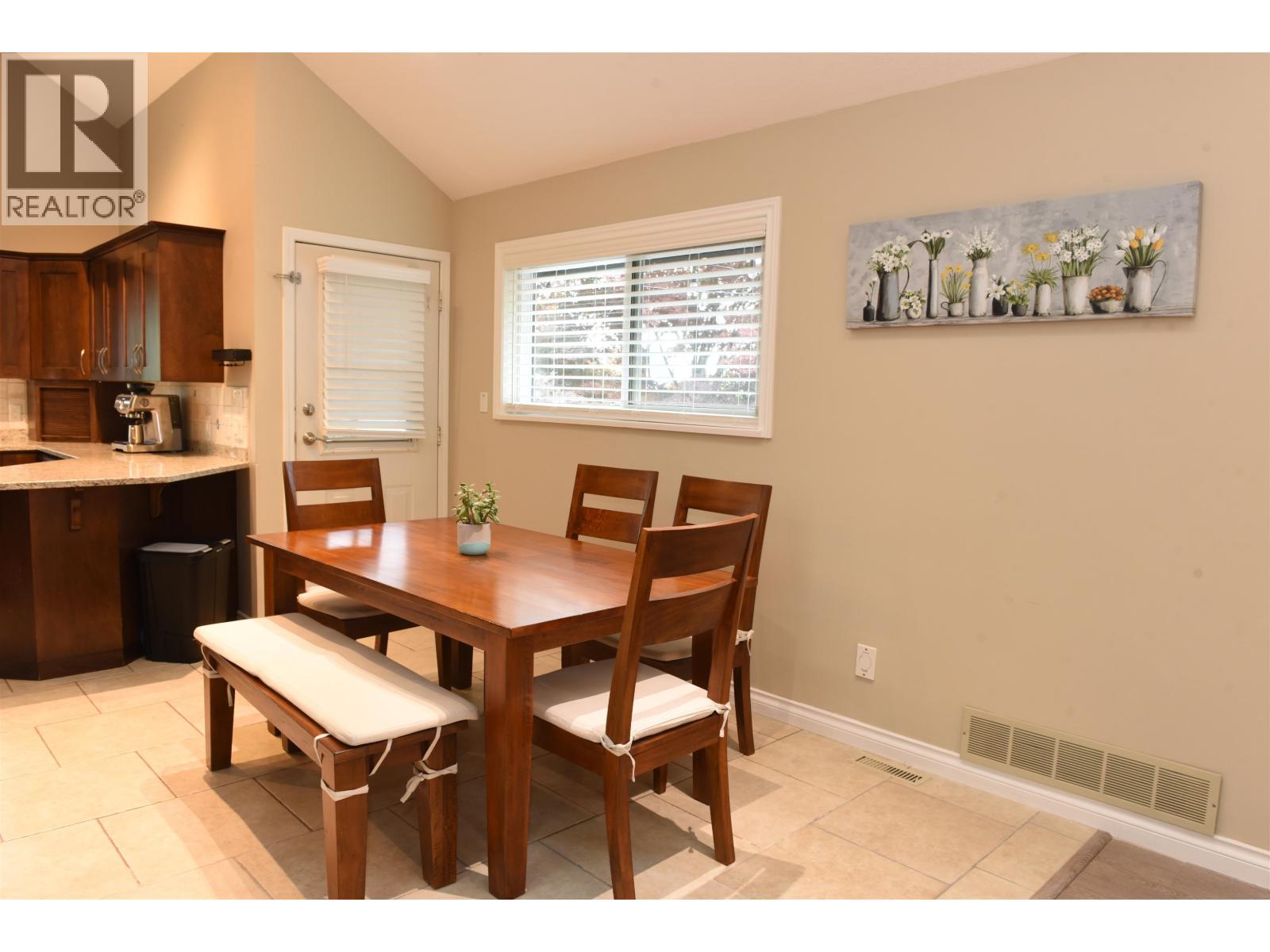 2220 Paulus Crescent, Burnaby, British Columbia  V5A 2M4 - Photo 3 - R3144439