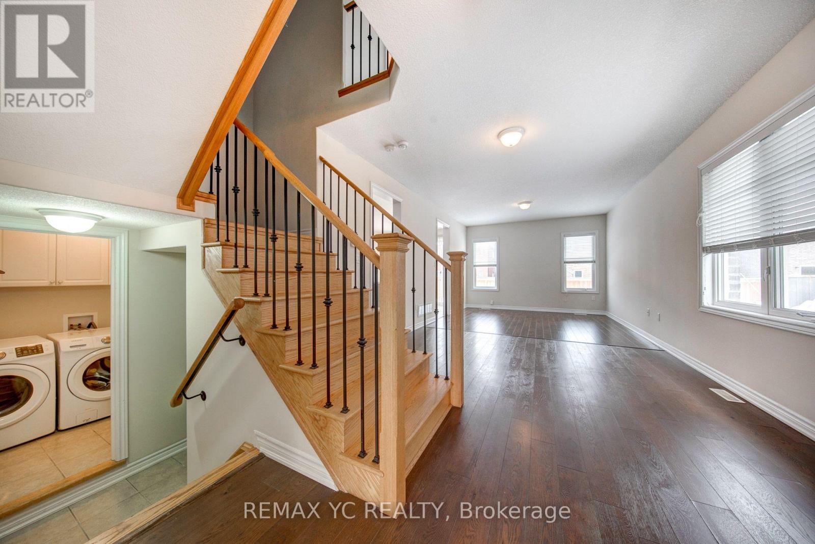 56 Walker Boulevard, New Tecumseth, Ontario  L9R 0N3 - Photo 17 - N13541028