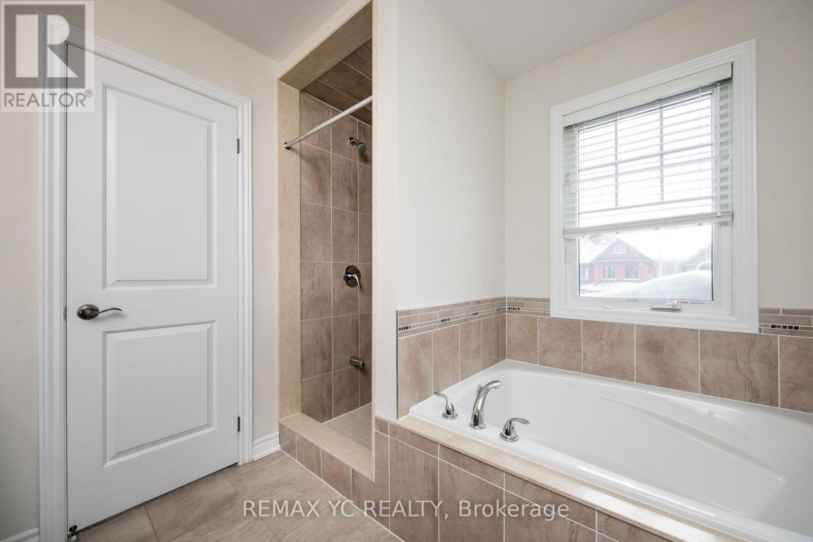 56 Walker Boulevard, New Tecumseth, Ontario  L9R 0N3 - Photo 25 - N13541028