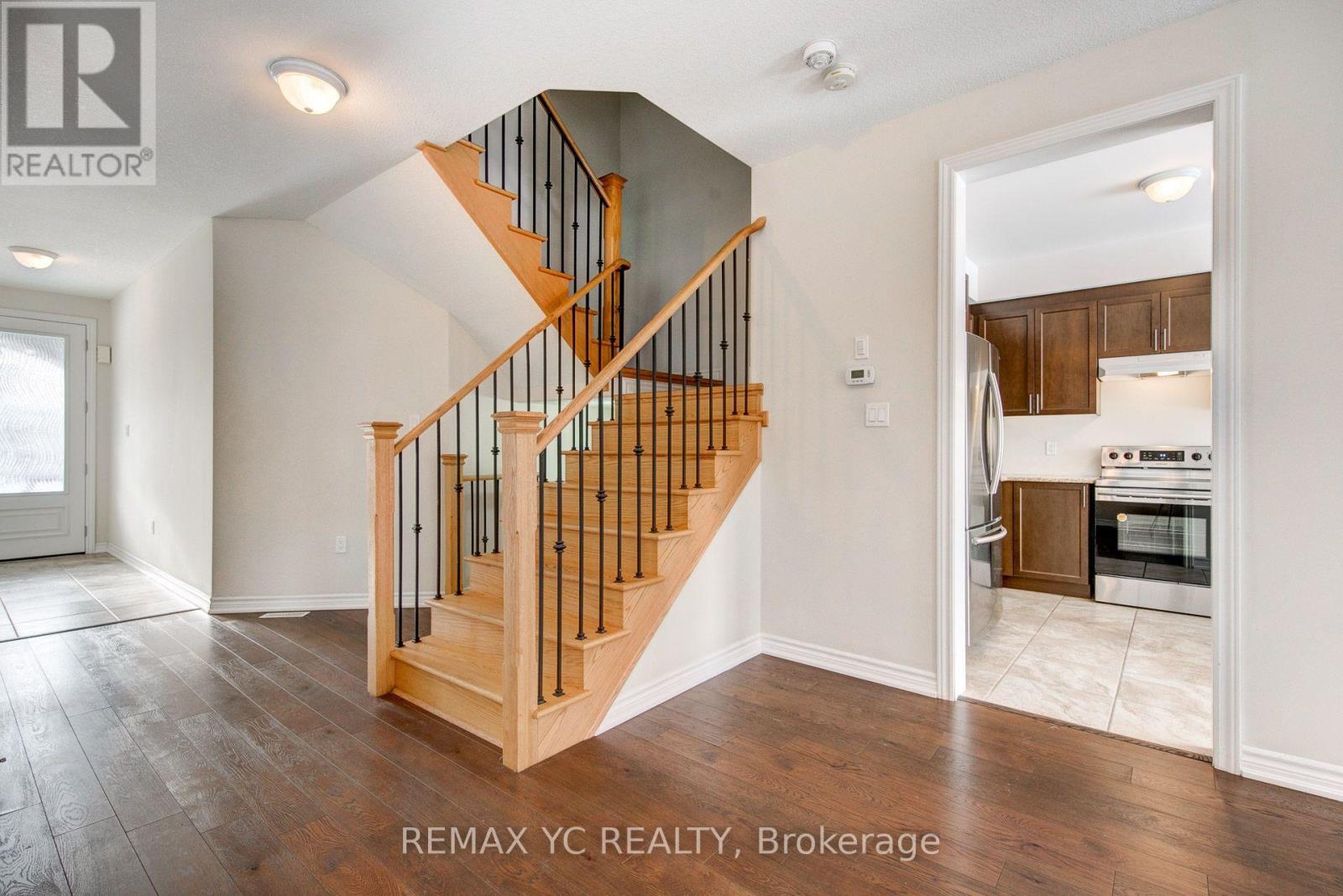 56 Walker Boulevard, New Tecumseth, Ontario  L9R 0N3 - Photo 5 - N13541028