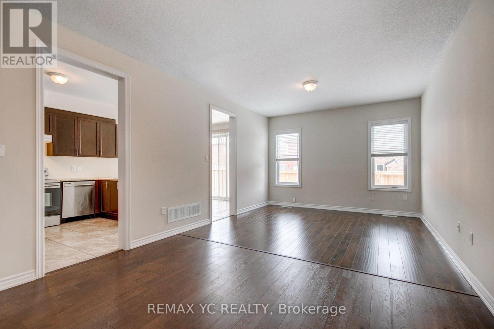 56 Walker Boulevard, New Tecumseth, Ontario  L9R 0N3 - Photo 7 - N13541028