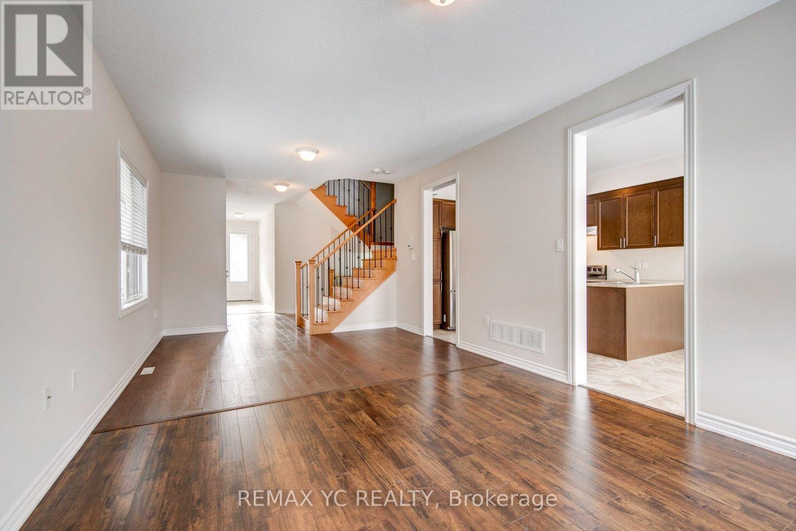 56 Walker Boulevard, New Tecumseth, Ontario  L9R 0N3 - Photo 8 - N13541028