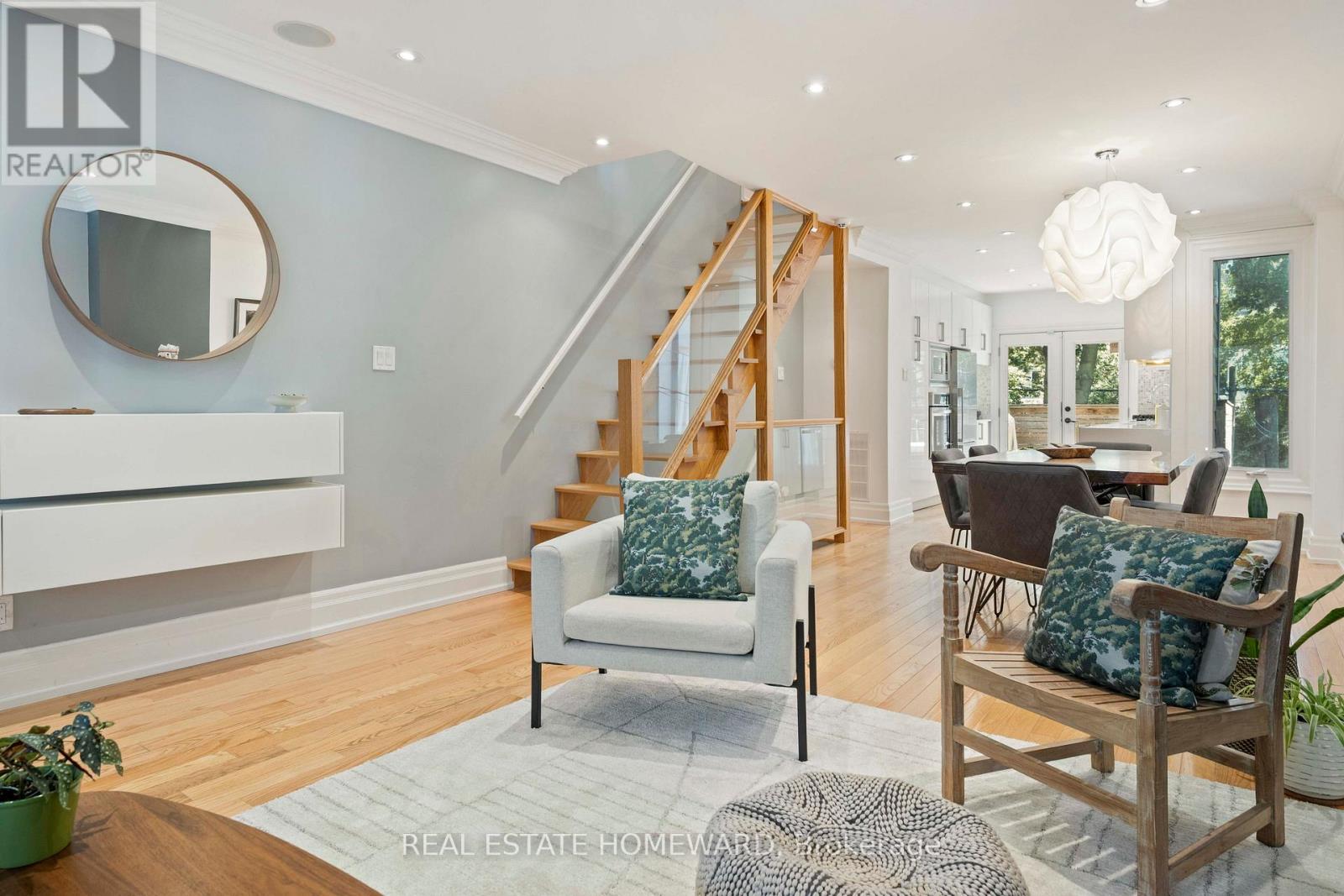 27 Mountalan Avenue, Toronto, Ontario  M4J 1H3 - Photo 11 - E13538358