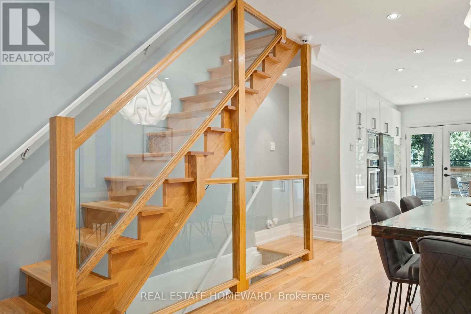 27 Mountalan Avenue, Toronto, Ontario  M4J 1H3 - Photo 12 - E13538358