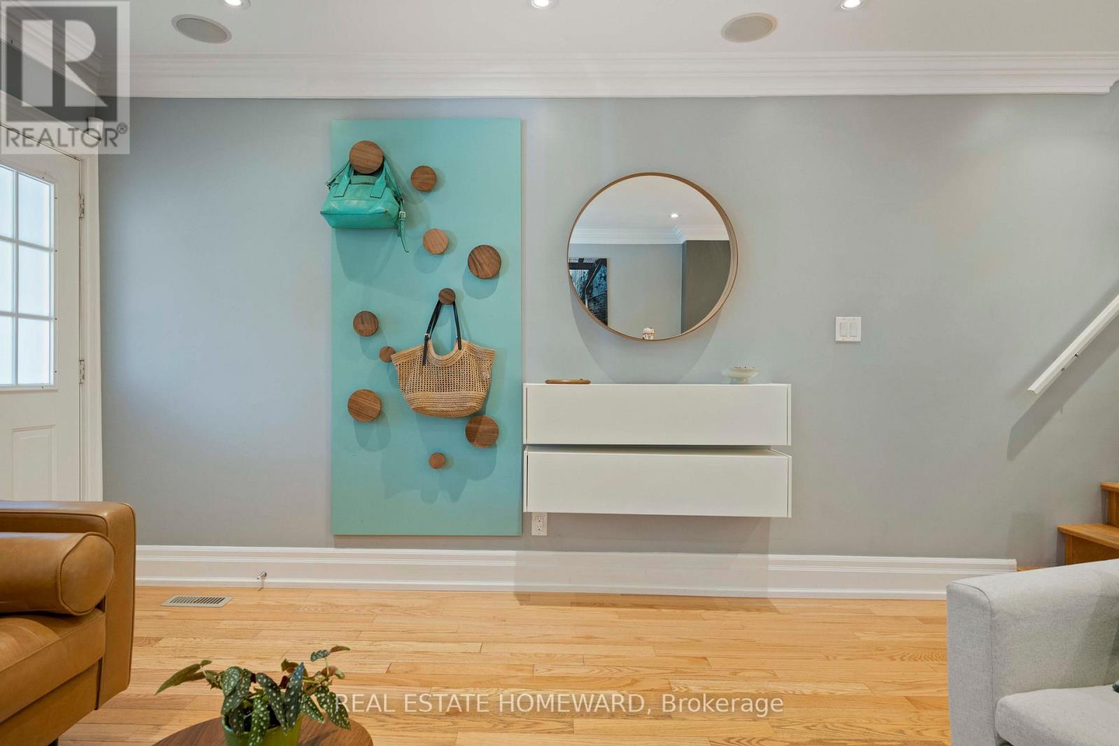 27 Mountalan Avenue, Toronto, Ontario  M4J 1H3 - Photo 10 - E13538358