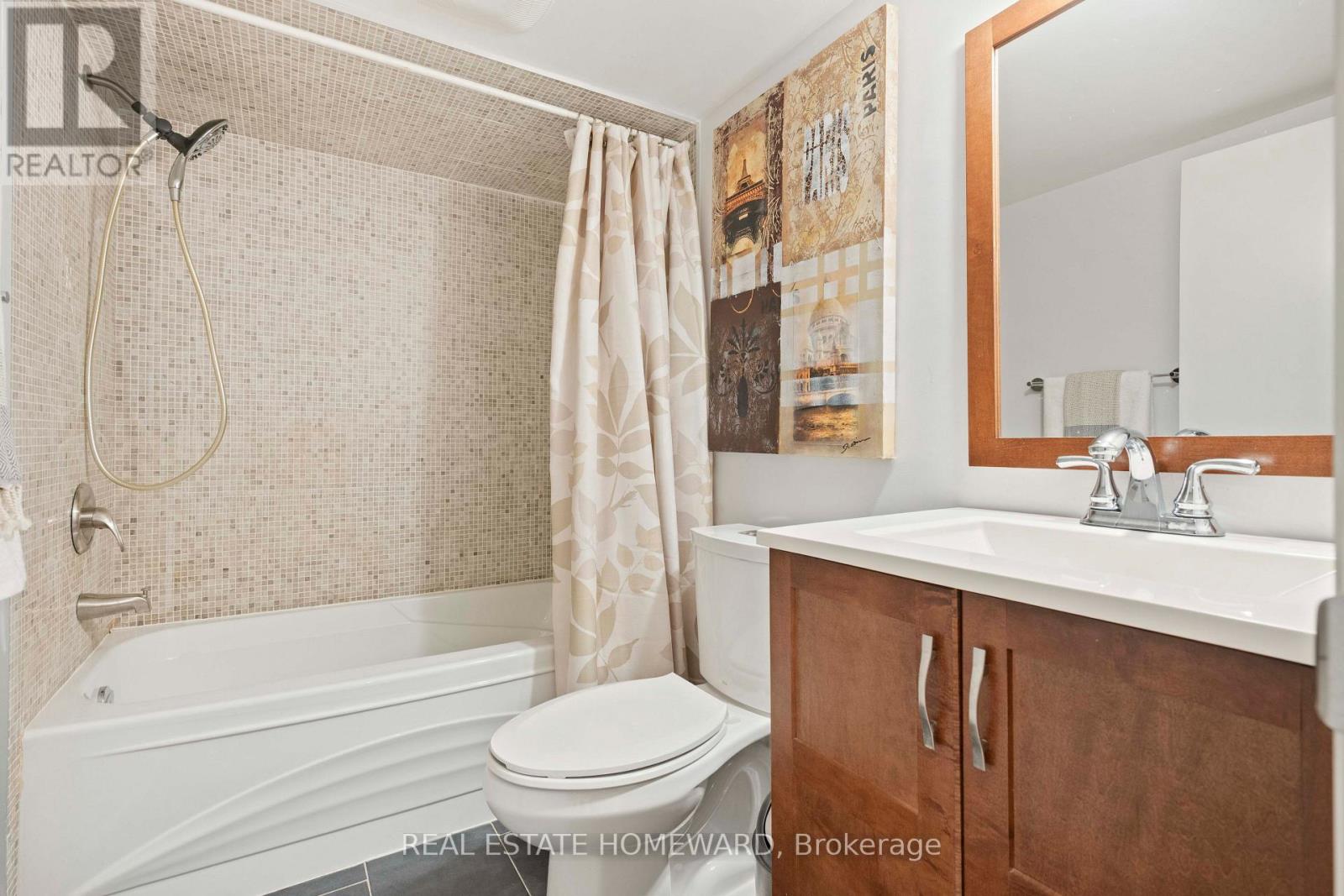 27 Mountalan Avenue, Toronto, Ontario  M4J 1H3 - Photo 38 - E13538358