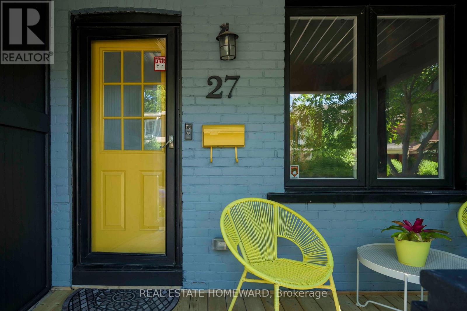 27 Mountalan Avenue, Toronto, Ontario  M4J 1H3 - Photo 4 - E13538358