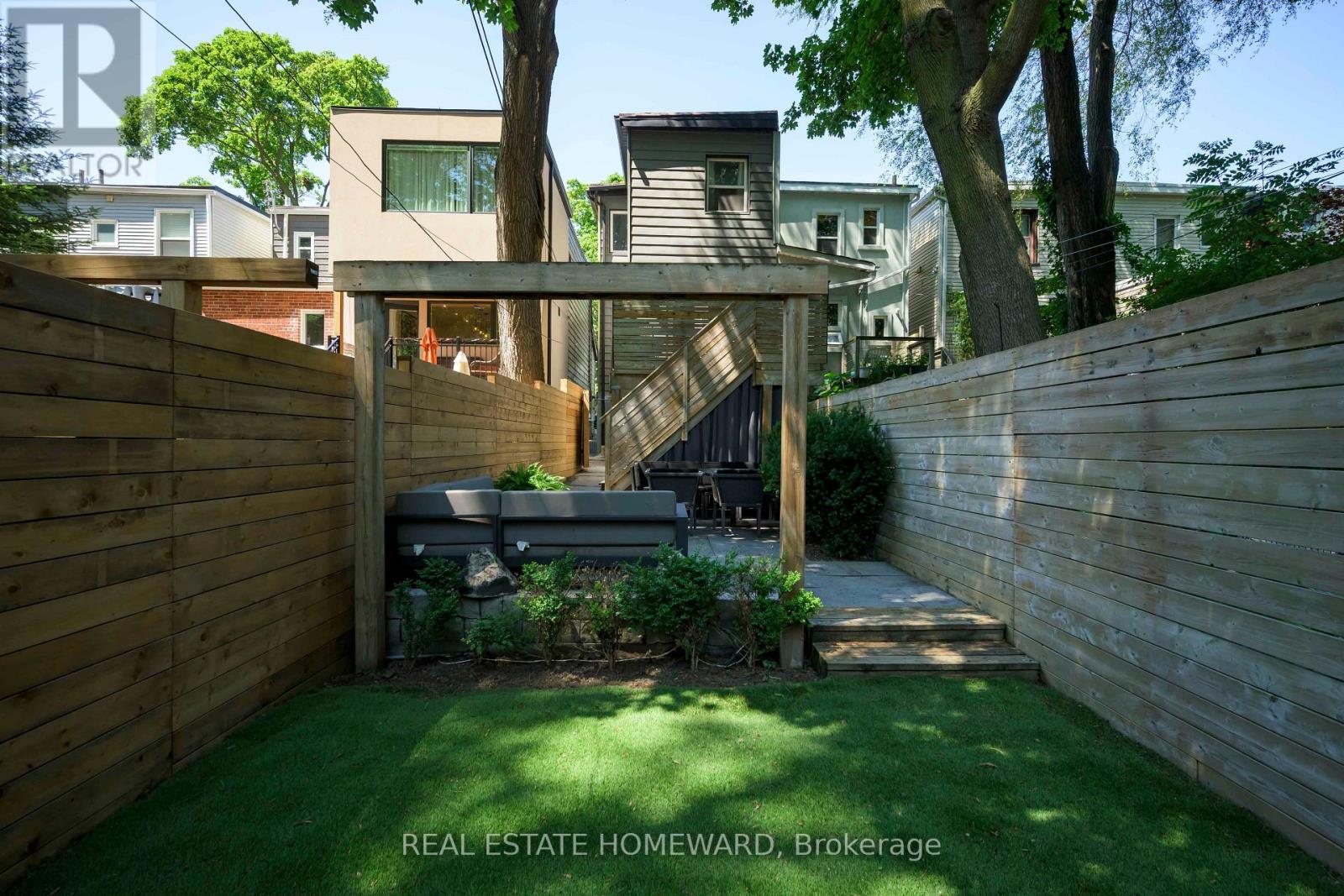 27 Mountalan Avenue, Toronto, Ontario  M4J 1H3 - Photo 44 - E13538358
