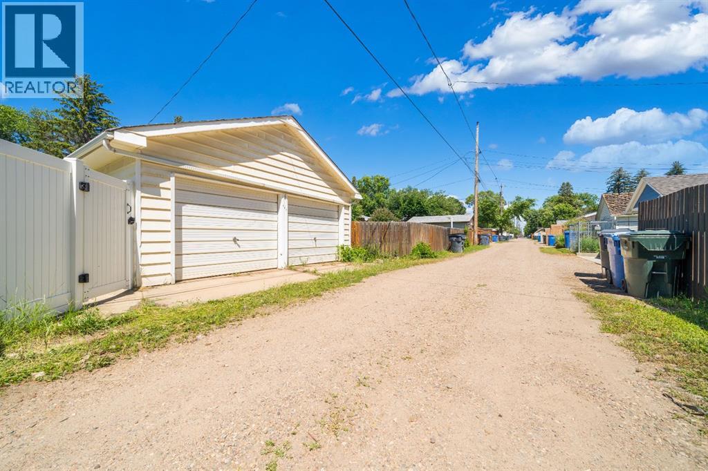 121 5 Street SE, Medicine Hat, Alberta  T1A 0M4 - Photo 30 - A2326585