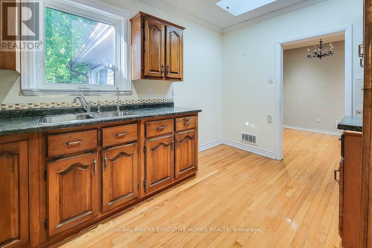522 Woodlawn Road, Welland, Ontario  L3C 3K1 - Photo 11 - X13165242
