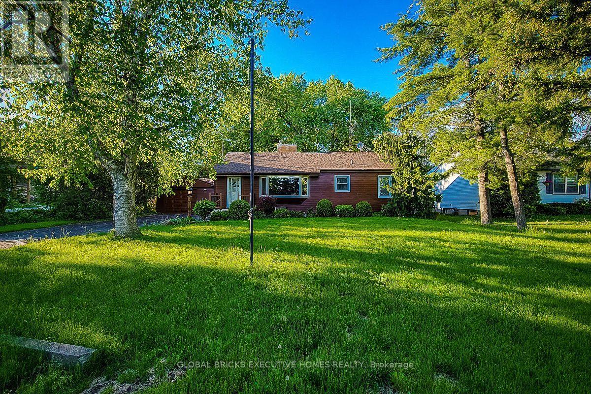 522 Woodlawn Road, Welland, Ontario  L3C 3K1 - Photo 2 - X13165242
