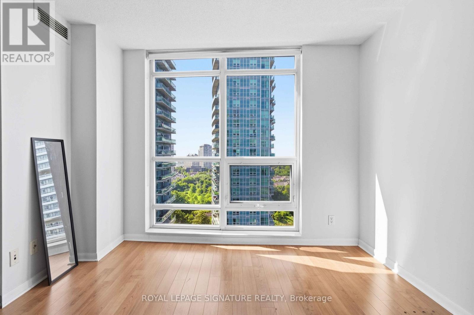 1812 - 185 Legion Road N, Toronto, Ontario  M8Y 0A1 - Photo 16 - W13541144