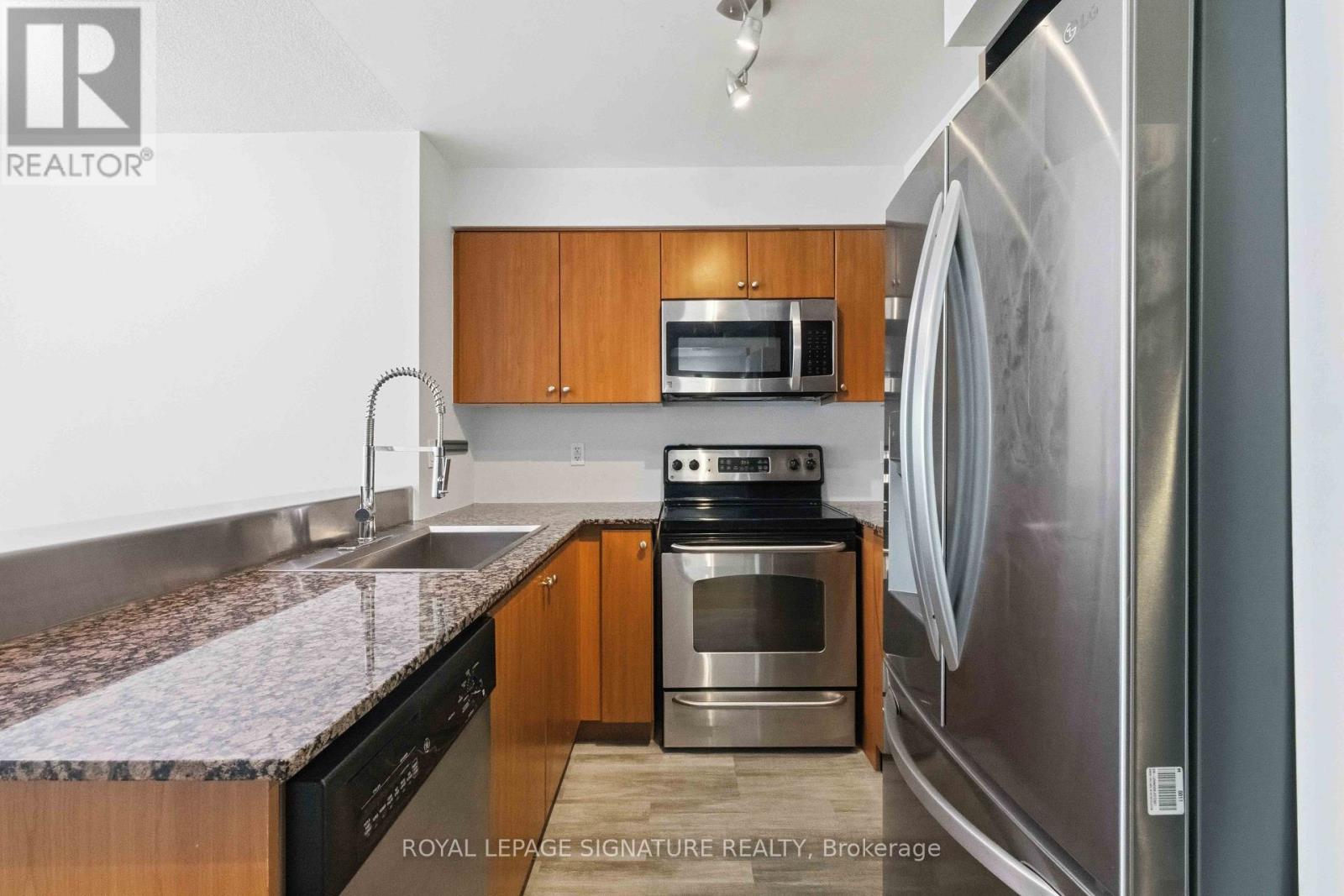 1812 - 185 Legion Road N, Toronto, Ontario  M8Y 0A1 - Photo 7 - W13541144