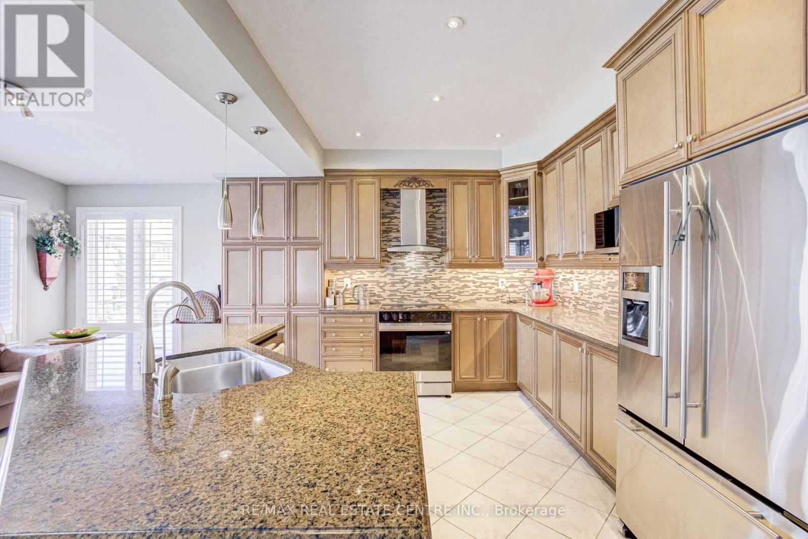 5588 Doctor Peddle Crescent, Mississauga, Ontario  L5M 0K6 - Photo 13 - W13541158