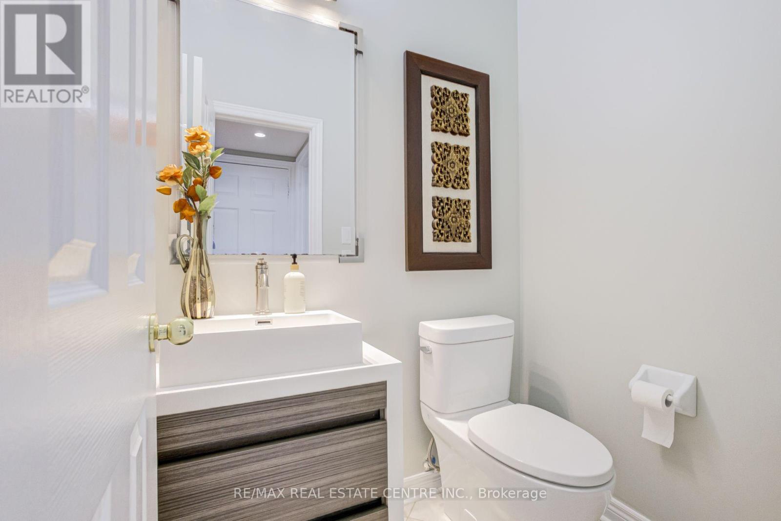 5588 Doctor Peddle Crescent, Mississauga, Ontario  L5M 0K6 - Photo 18 - W13541158