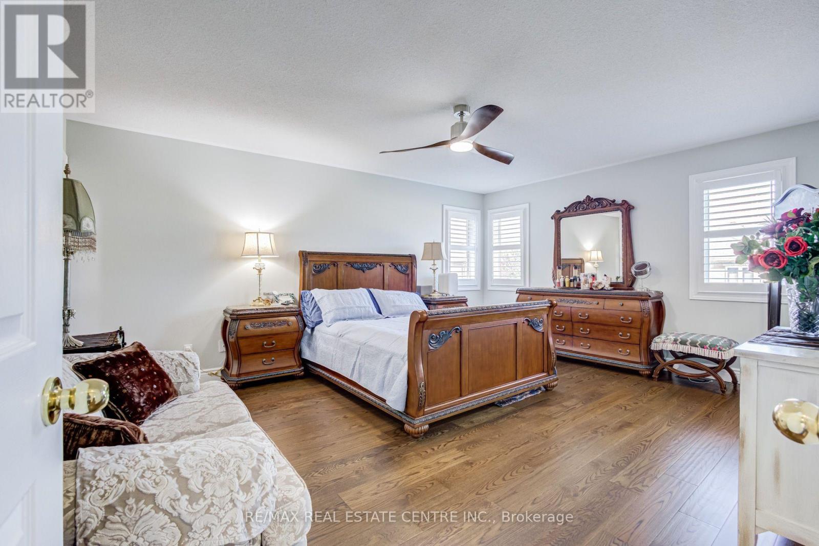 5588 Doctor Peddle Crescent, Mississauga, Ontario  L5M 0K6 - Photo 22 - W13541158