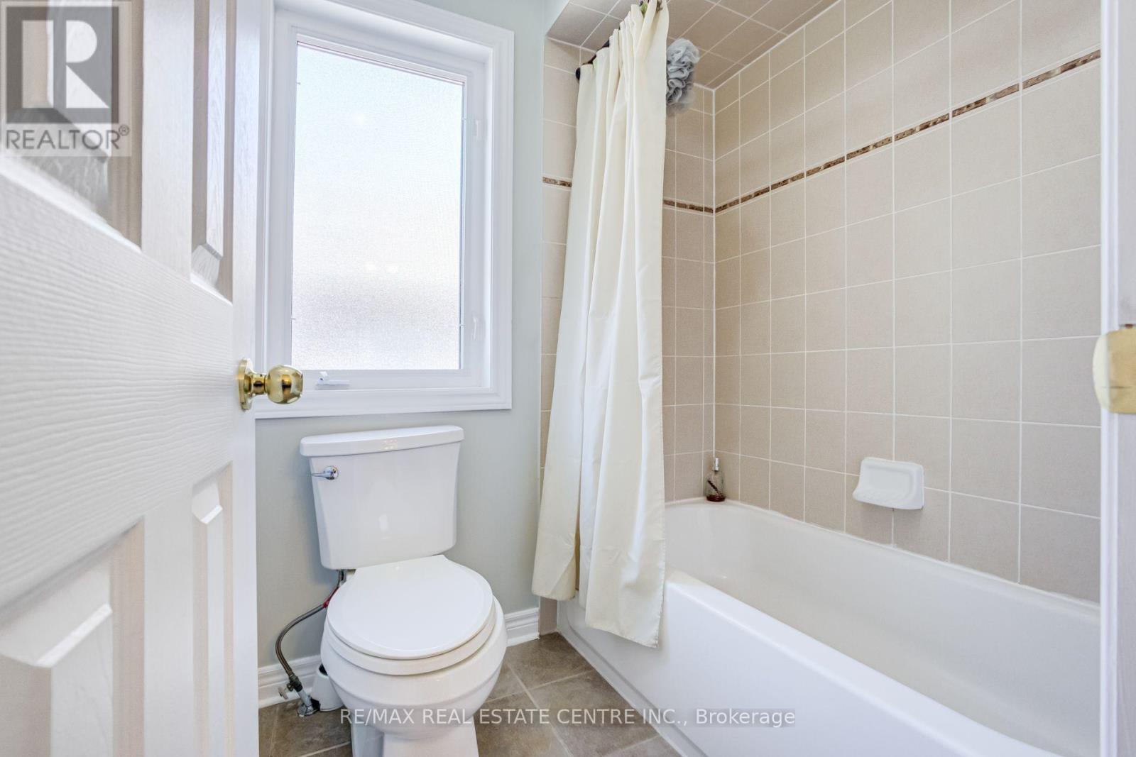 5588 Doctor Peddle Crescent, Mississauga, Ontario  L5M 0K6 - Photo 33 - W13541158