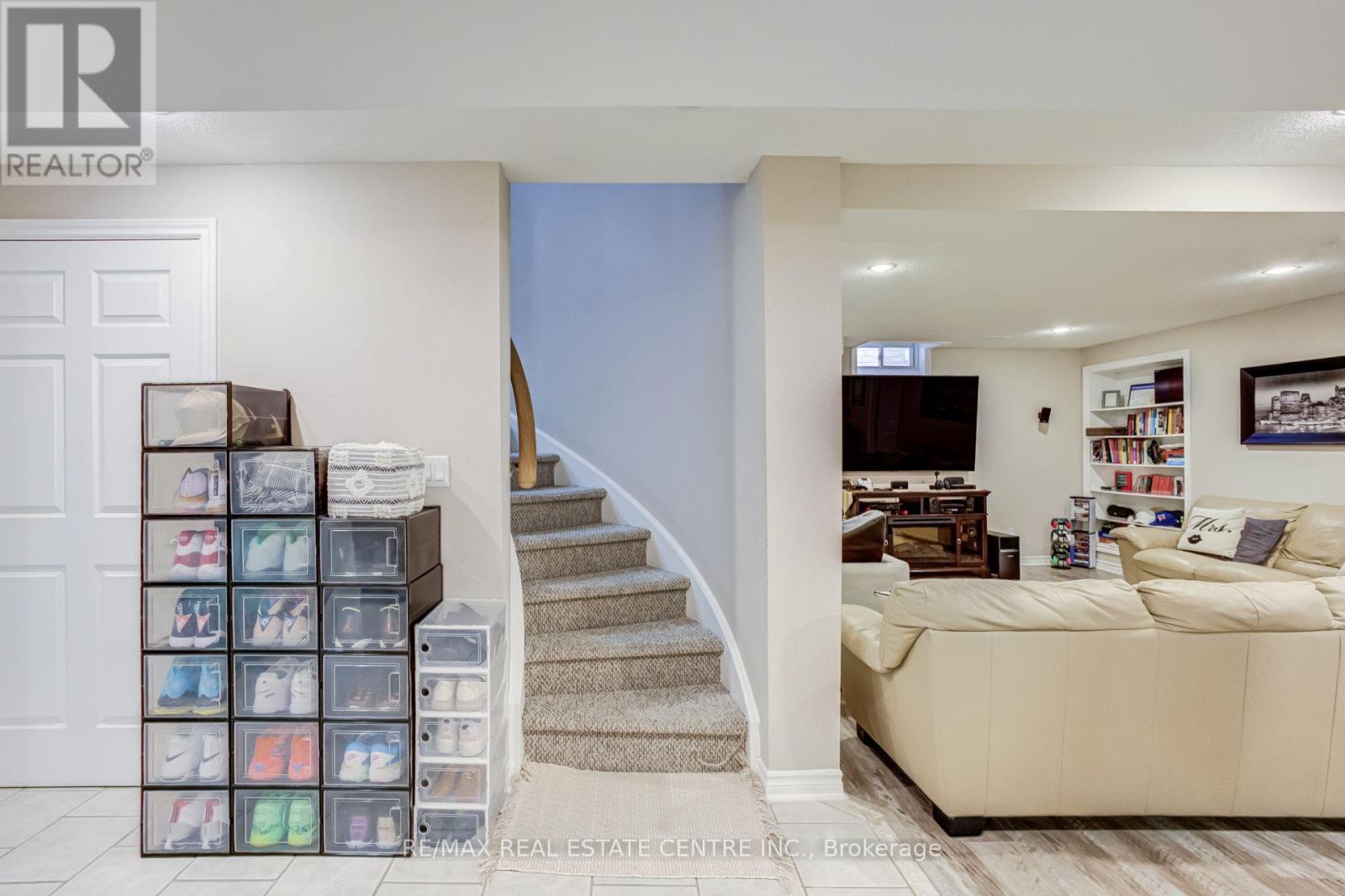5588 Doctor Peddle Crescent, Mississauga, Ontario  L5M 0K6 - Photo 36 - W13541158