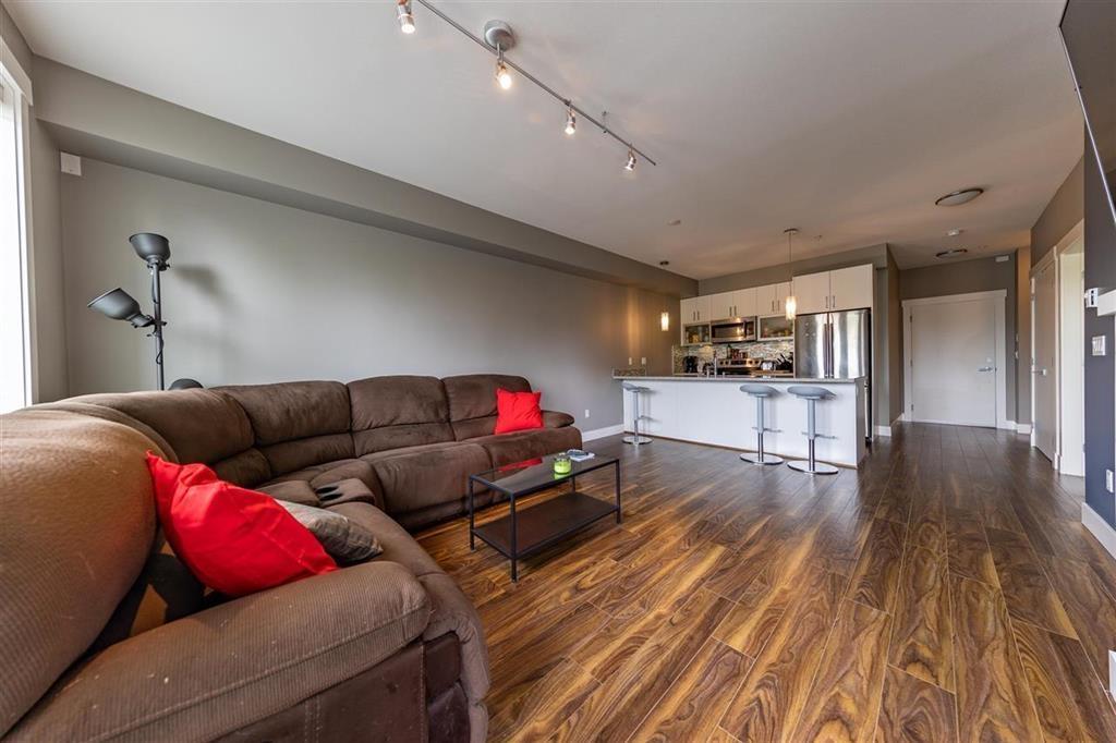 210 5665 177B STREET — photo 14