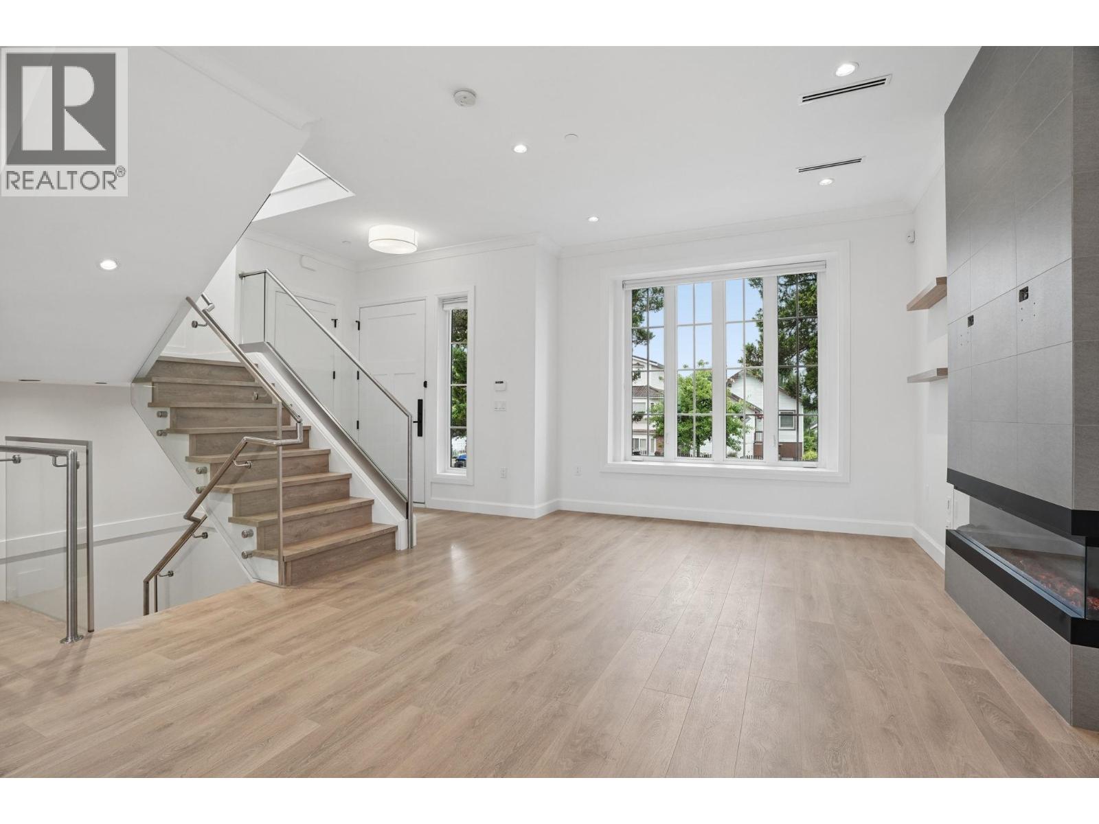 4728 Little Street, Vancouver, British Columbia  V5N 4S8 - Photo 3 - R3144139
