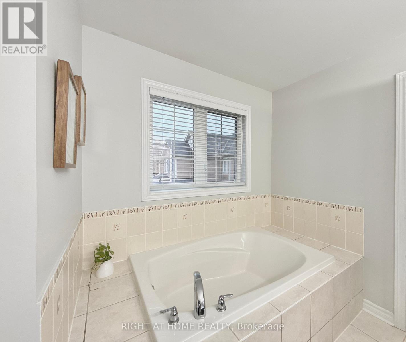 1 Campview Street, Whitby, Ontario  L1R 0K5 - Photo 25 - E13528132