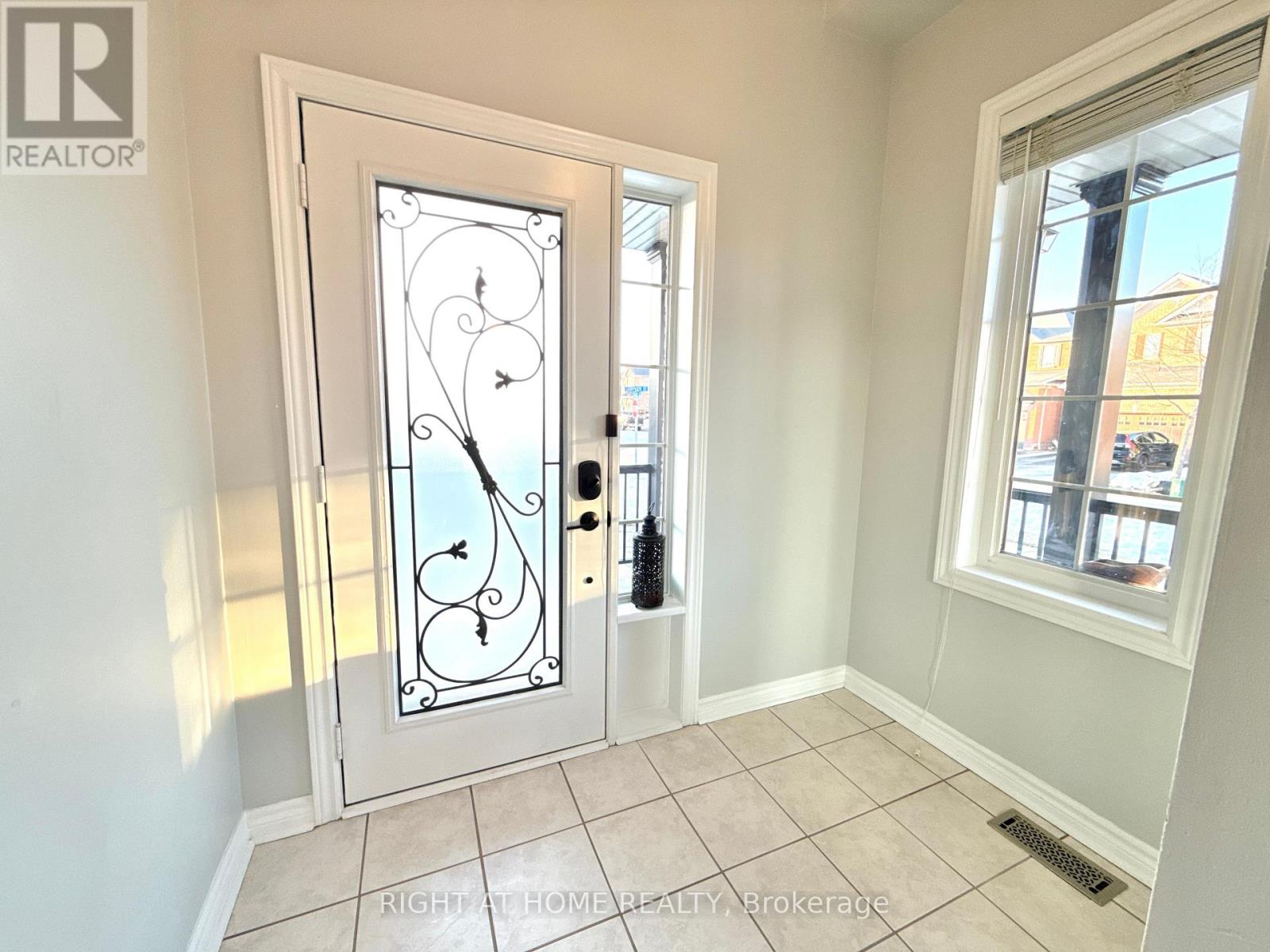 1 Campview Street, Whitby, Ontario  L1R 0K5 - Photo 6 - E13528132