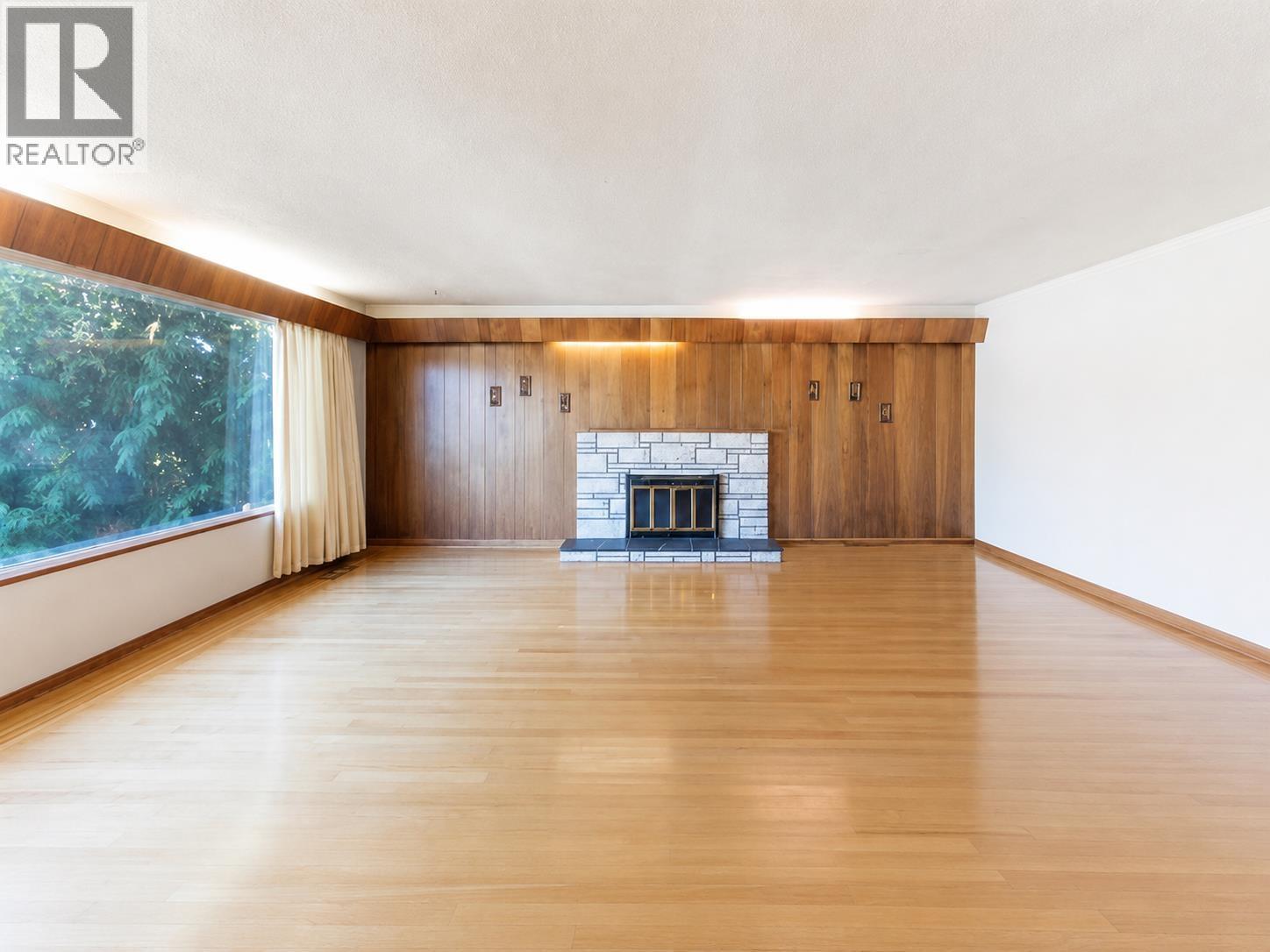6096 Service Street, Burnaby, British Columbia  V5H 1V8 - Photo 3 - R3144475
