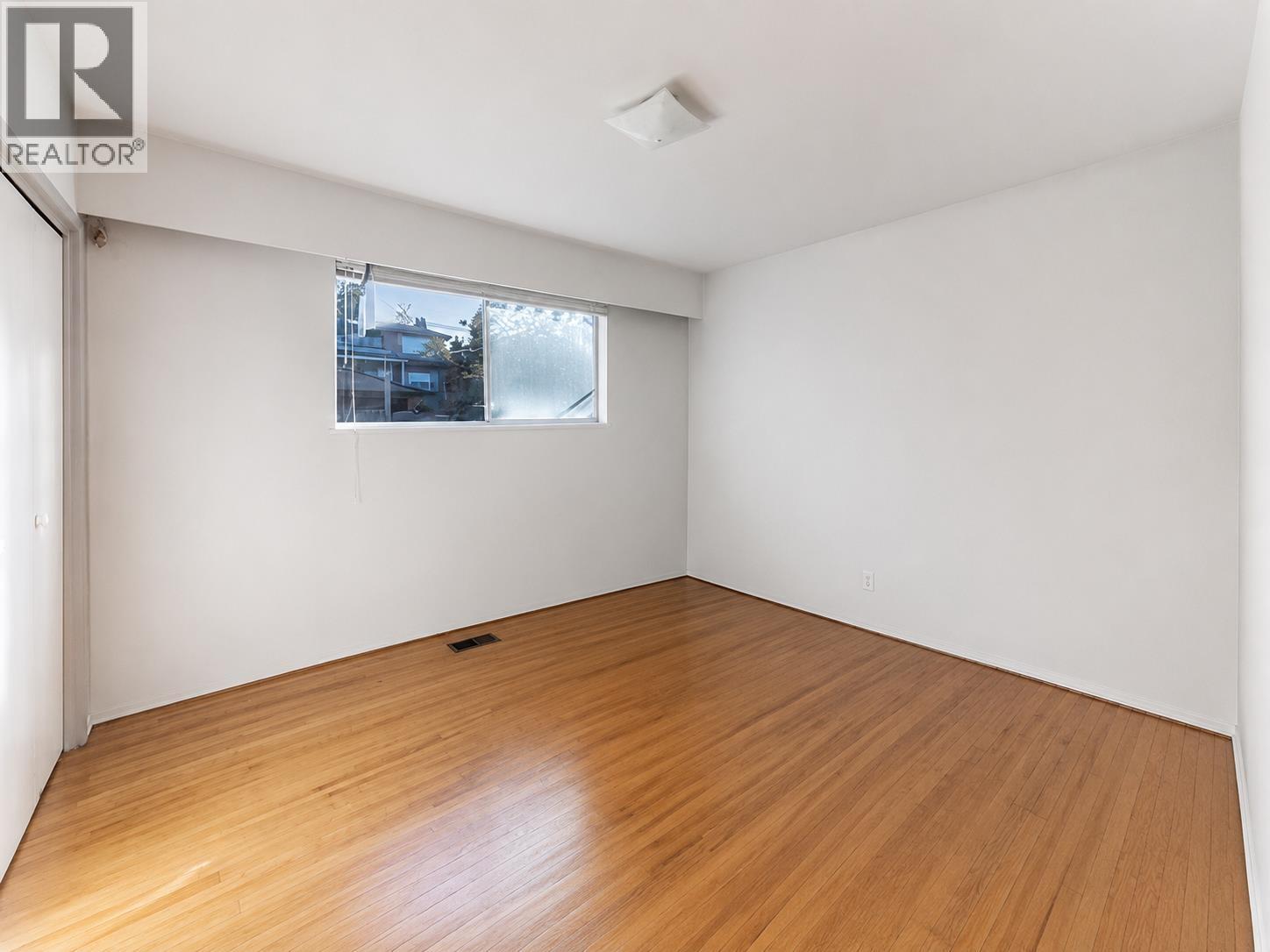 6096 Service Street, Burnaby, British Columbia  V5H 1V8 - Photo 5 - R3144475