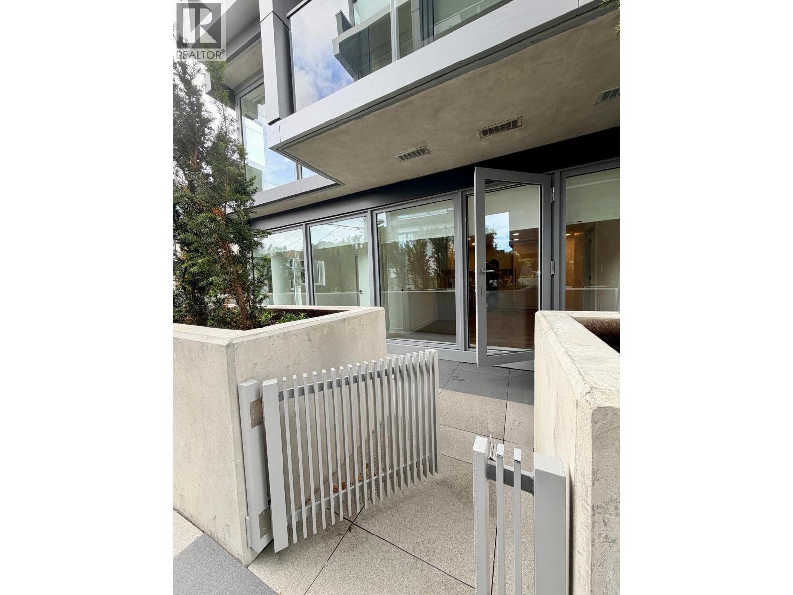 8120 OAK STREET, vancouver, British Columbia