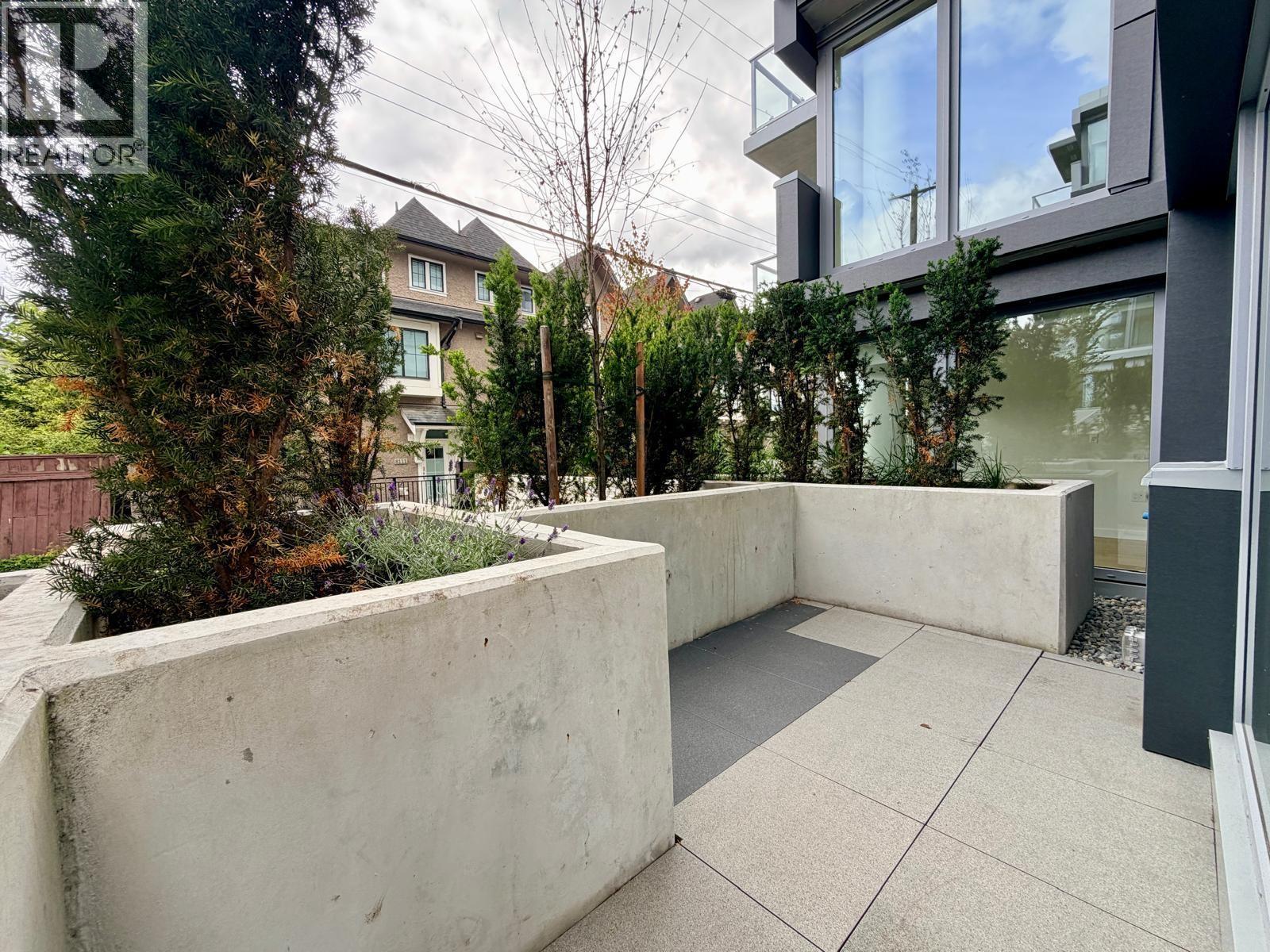 8120 Oak Street, Vancouver, British Columbia  V6P 0N2 - Photo 2 - R3144483