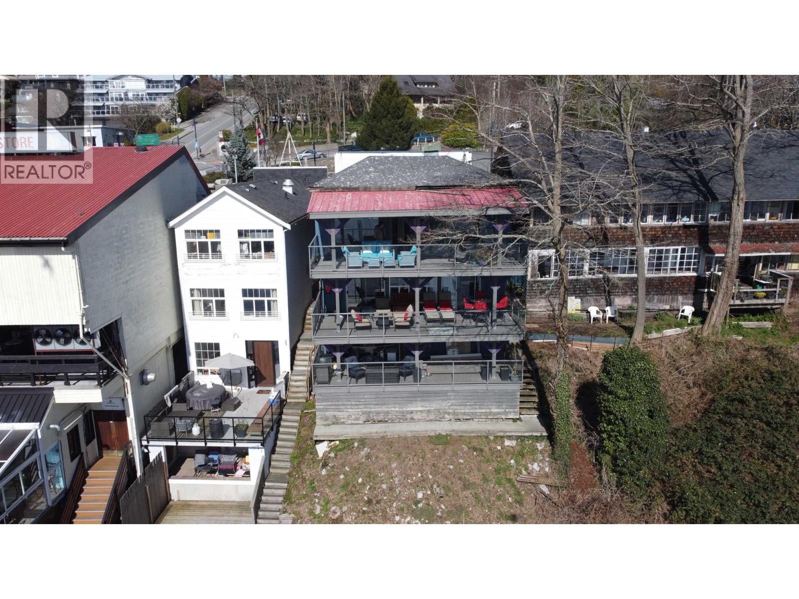 418 MARINE DRIVE, Gibsons