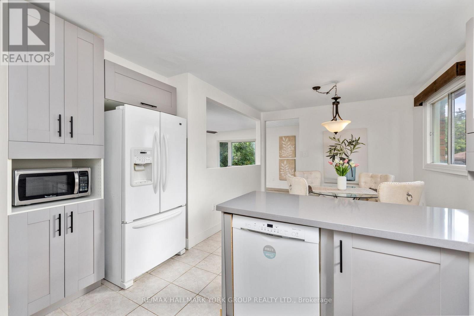 79 Maplegrove Avenue, Bradford West Gwillimbury, Ontario  L3Z 1R9 - Photo 10 - N13541166