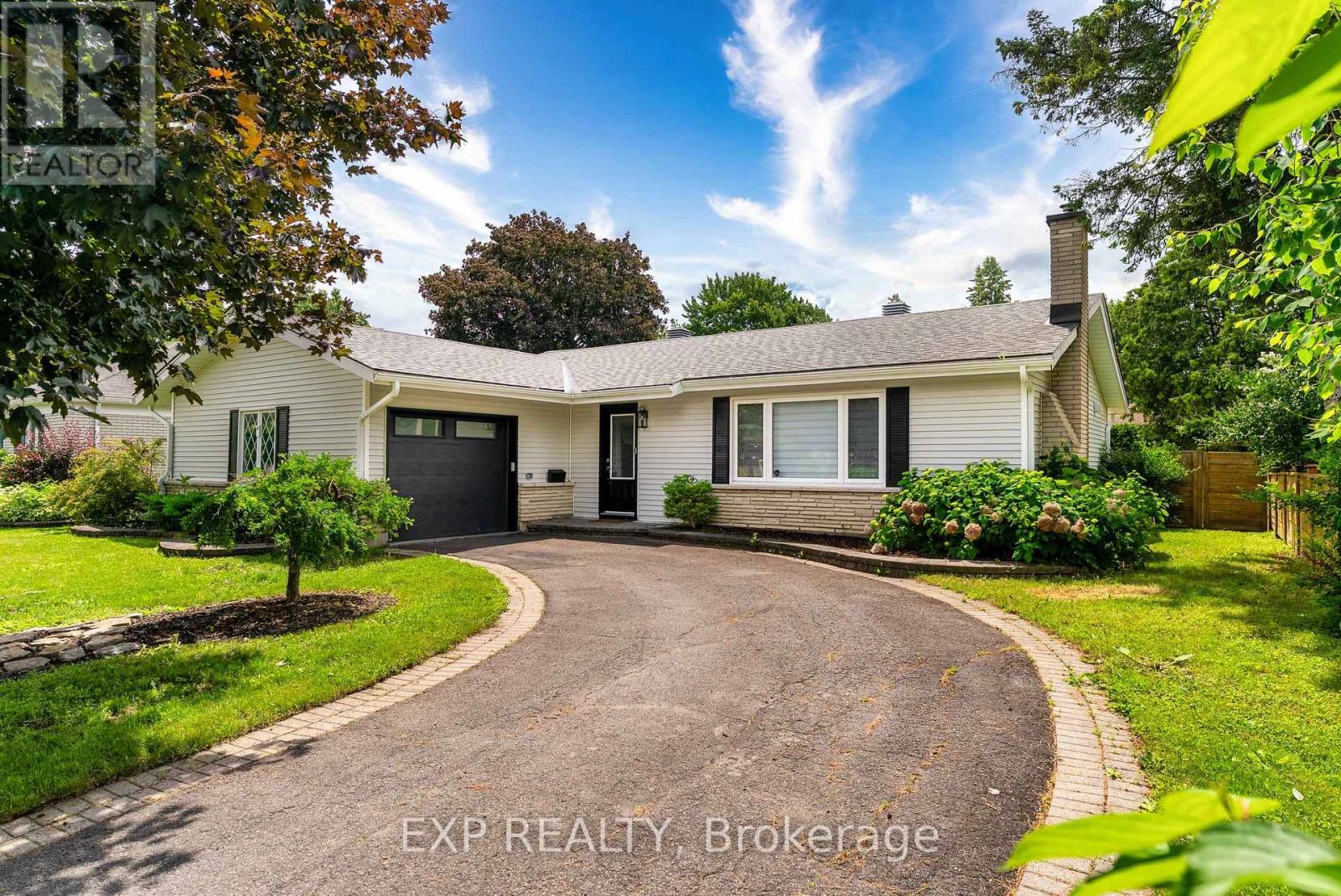 2136 FILLMORE CRESCENT, Ottawa