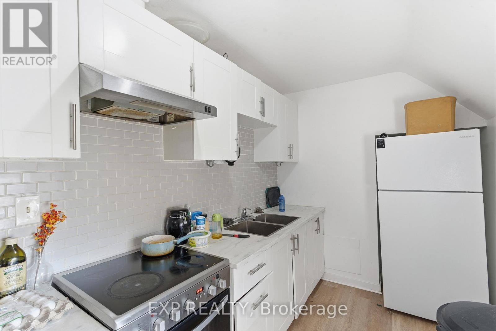 20 Henry Street, St. Catharines, Ontario  L2R 5T3 - Photo 5 - X13541218