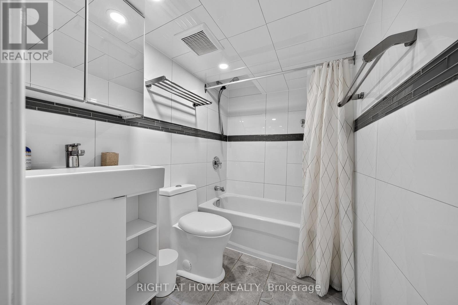 Lower - 1599 Sandgate Crescent, Mississauga, Ontario  L5J 2E3 - Photo 20 - W13471410