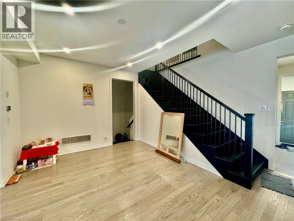 39 Georgina Street, Kitchener, Ontario  N2R 0S6 - Photo 4 - 40846280