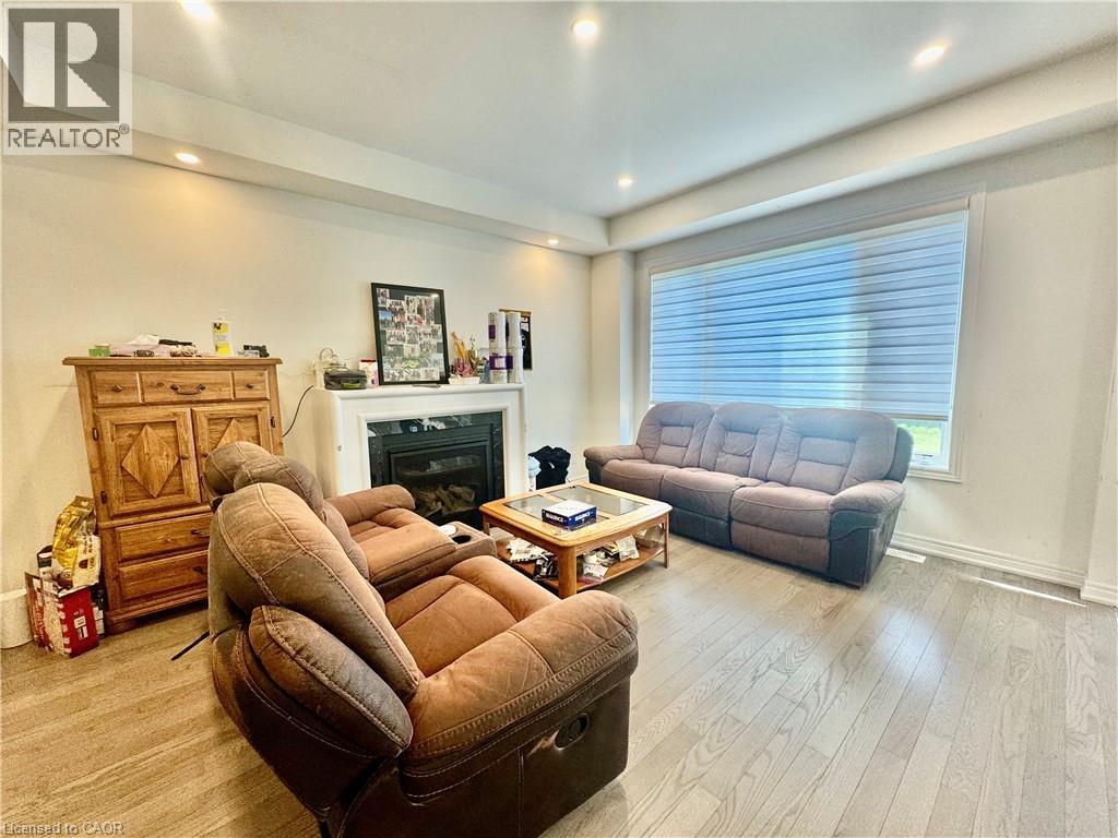 39 Georgina Street, Kitchener, Ontario  N2R 0S6 - Photo 6 - 40846280
