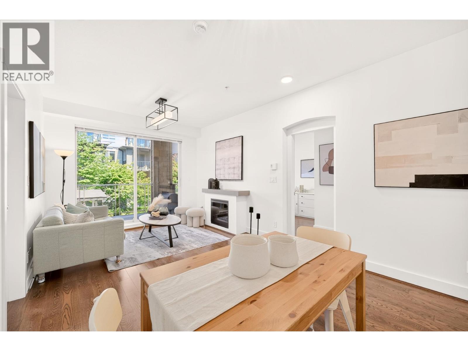 201 7428 BYRNEPARK WALK, Burnaby