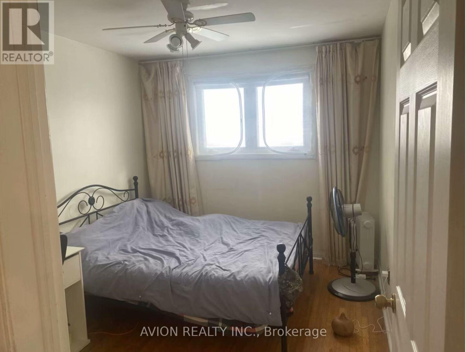Upper 267 Cherokee Boulevard, Toronto, Ontario  M2H 2J9 - Photo 6 - C13541212